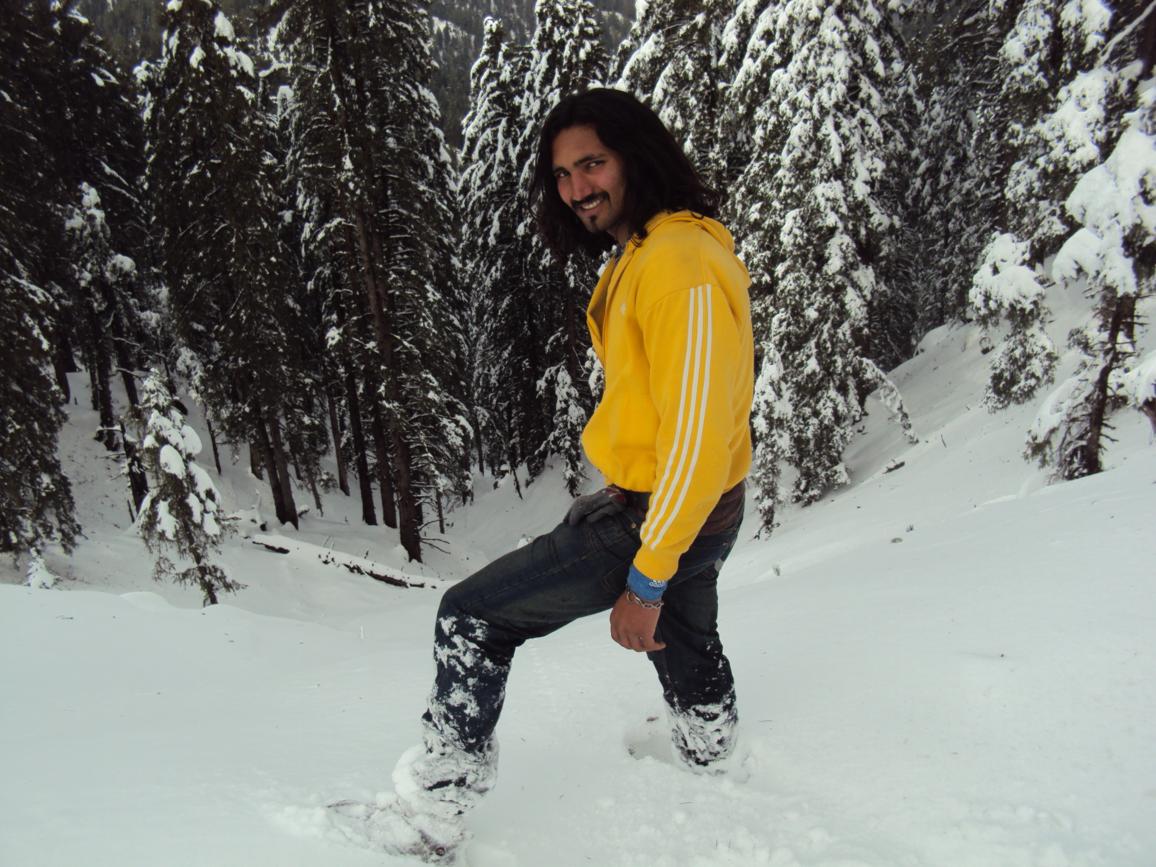 Inder Singh on Snowfull hills of Shikari way
